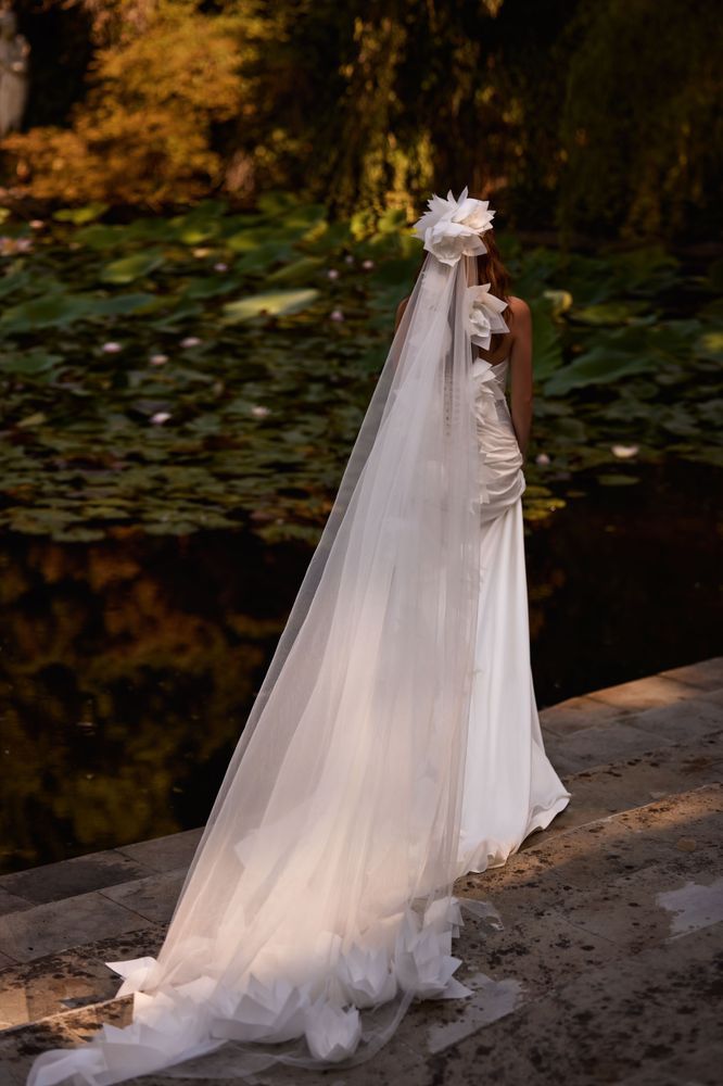 Ermana veil Accessories