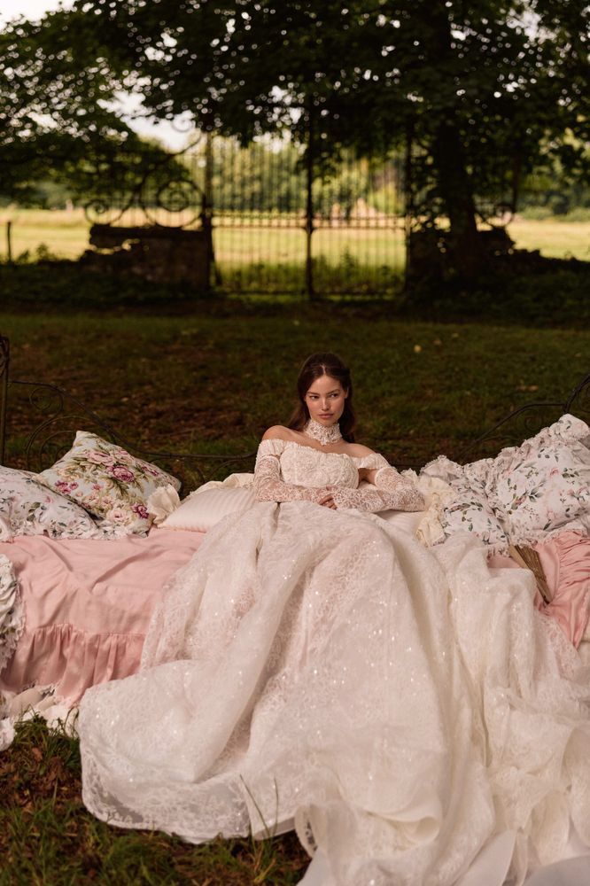 Qirelle sleeves Accessories